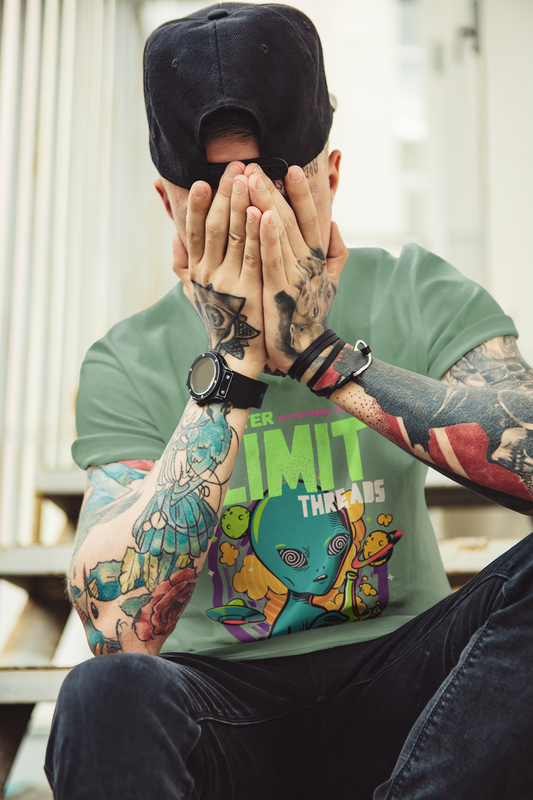 Alien Cannabis  T-shirt